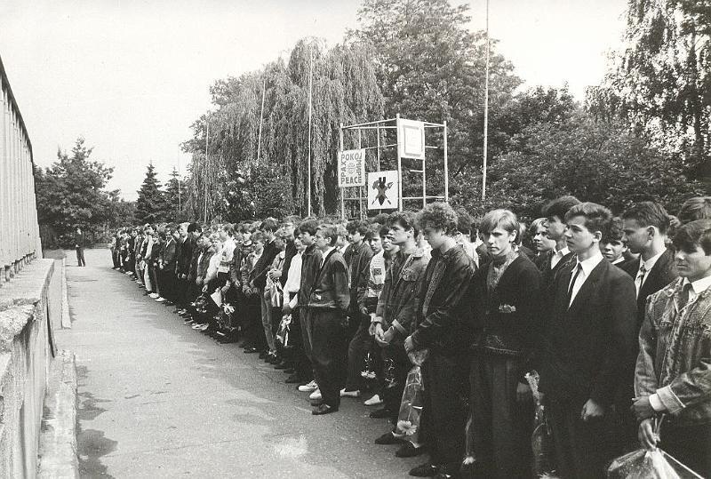 142   - 19.06.1991 r. zakonczenie roku szkolnego.jpg